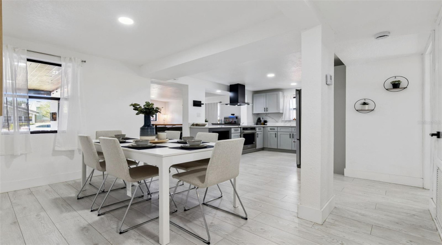 Orlando, Florida 32803, 3 Bedroom Bedrooms, ,2 Bathroombathrooms,Residential,For Sale,Weber,0,Mfro6401565