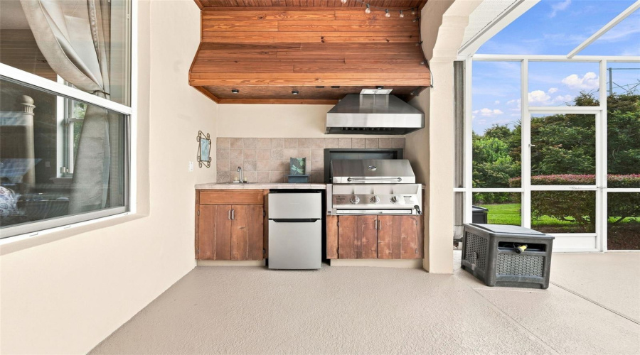 Outdoor Kitchen