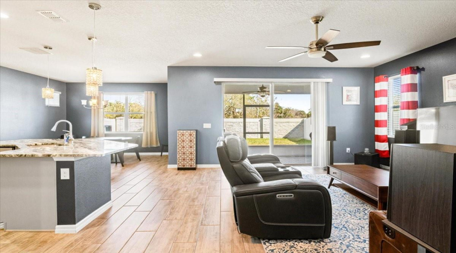Kitchen / Living Room