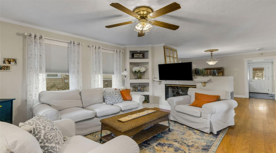 Lakeland, Florida 33801, 2 Bedroom Bedrooms, ,1 Bathroombathrooms,Residential,For Sale,Johnson,0,Mfrl4962678