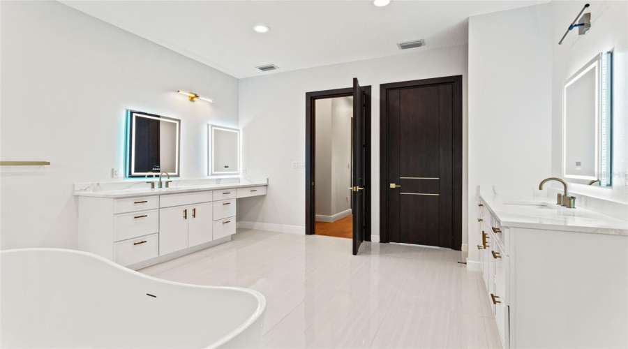 Trinity, Florida 34655, 5 Bedroom Bedrooms, ,4 Bathroombathrooms,Residential,For Sale,Pontofino,0,Mfrtb8470103