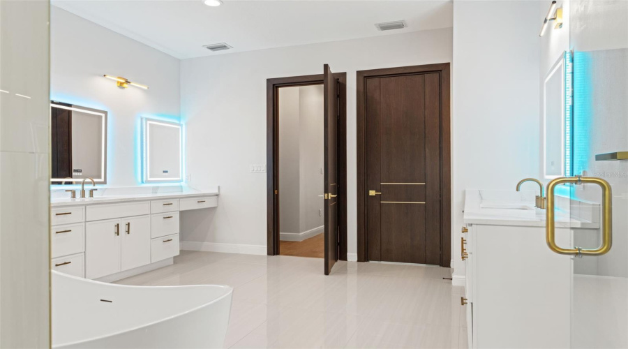 Trinity, Florida 34655, 5 Bedroom Bedrooms, ,4 Bathroombathrooms,Residential,For Sale,Pontofino,0,Mfrtb8470103