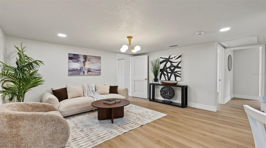 Tampa, Florida 33604, 3 Bedroom Bedrooms, ,2 Bathroombathrooms,Residential,For Sale,Edison,0,Mfrtb8538108