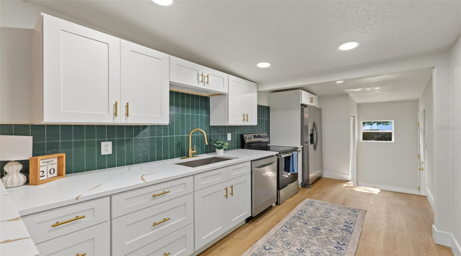 Tampa, Florida 33604, 3 Bedroom Bedrooms, ,2 Bathroombathrooms,Residential,For Sale,Edison,0,Mfrtb8538108