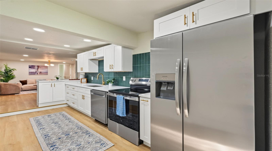 Tampa, Florida 33604, 3 Bedroom Bedrooms, ,2 Bathroombathrooms,Residential,For Sale,Edison,0,Mfrtb8538108
