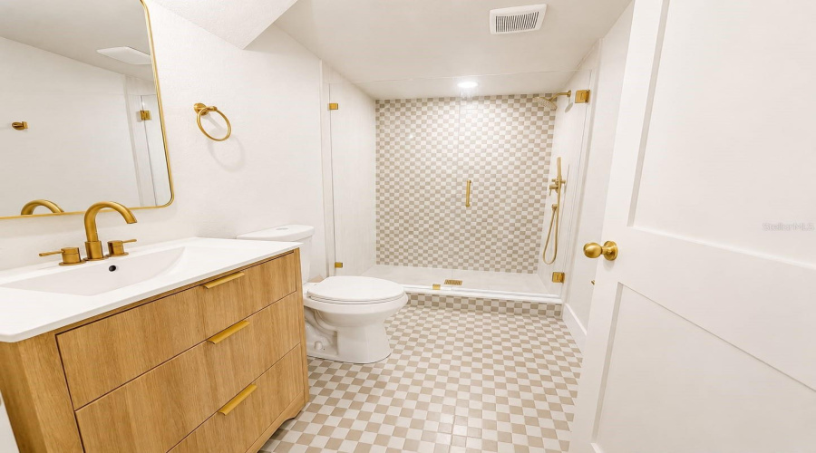 Tampa, Florida 33604, 3 Bedroom Bedrooms, ,2 Bathroombathrooms,Residential,For Sale,Edison,0,Mfrtb8538108