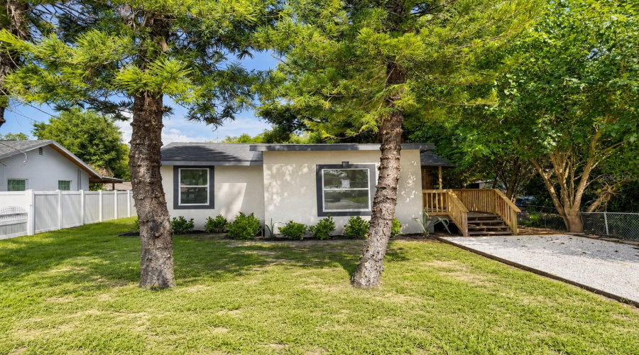 Tampa, Florida 33604, 3 Bedroom Bedrooms, ,2 Bathroombathrooms,Residential,For Sale,Edison,0,Mfrtb8538108