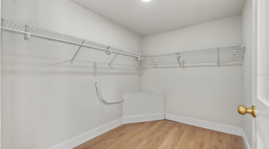 Tampa, Florida 33604, 3 Bedroom Bedrooms, ,2 Bathroombathrooms,Residential,For Sale,Edison,0,Mfrtb8538108
