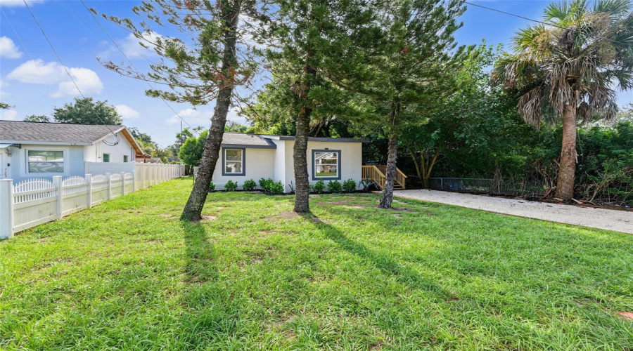 Tampa, Florida 33604, 3 Bedroom Bedrooms, ,2 Bathroombathrooms,Residential,For Sale,Edison,0,Mfrtb8538108