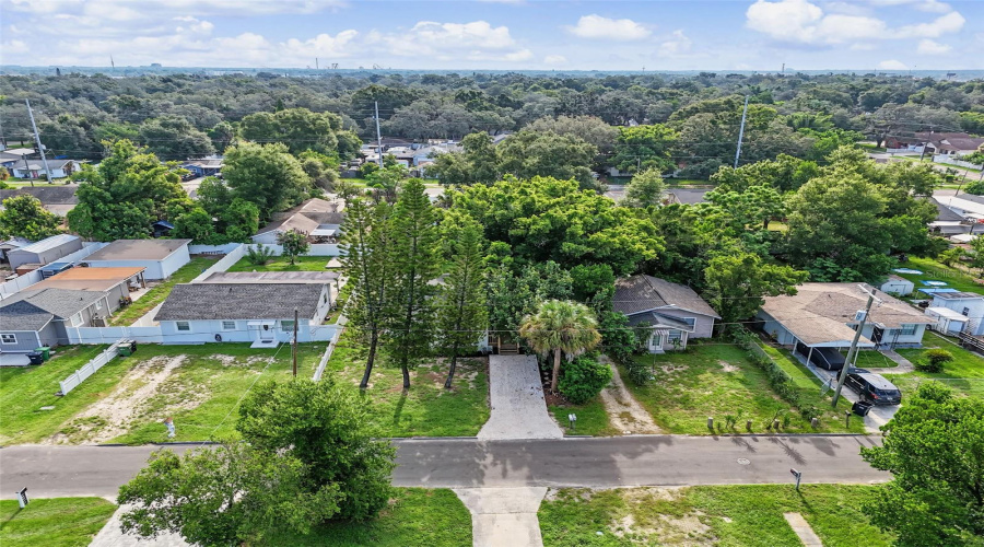 Tampa, Florida 33604, 3 Bedroom Bedrooms, ,2 Bathroombathrooms,Residential,For Sale,Edison,0,Mfrtb8538108