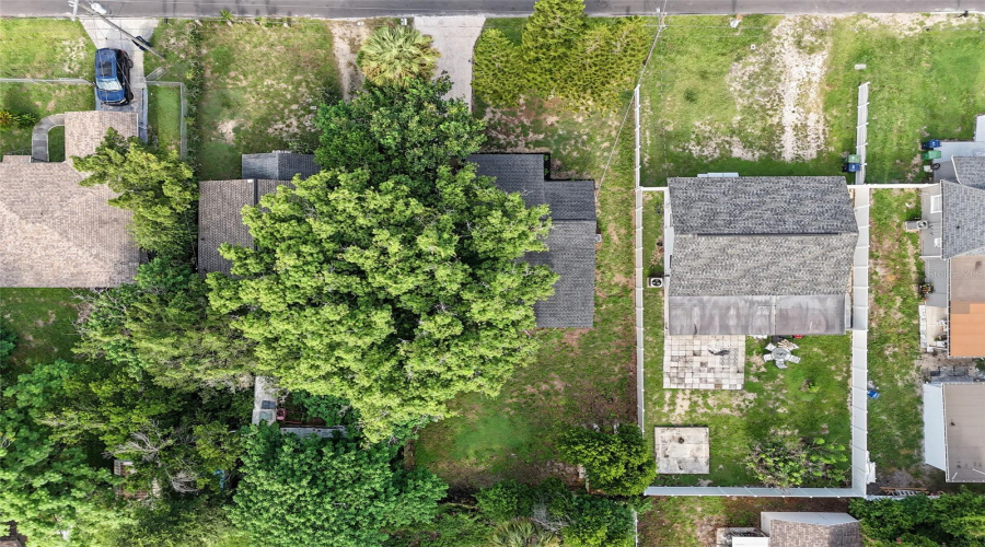 Tampa, Florida 33604, 3 Bedroom Bedrooms, ,2 Bathroombathrooms,Residential,For Sale,Edison,0,Mfrtb8538108