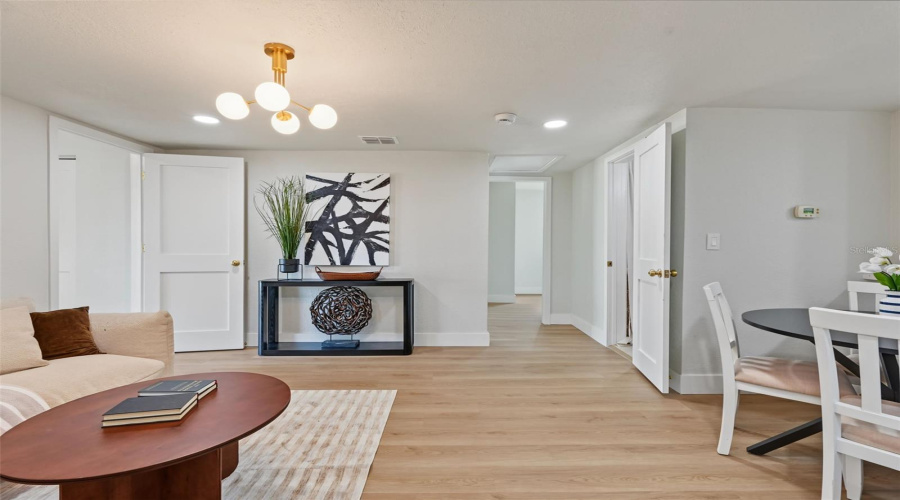 Tampa, Florida 33604, 3 Bedroom Bedrooms, ,2 Bathroombathrooms,Residential,For Sale,Edison,0,Mfrtb8538108
