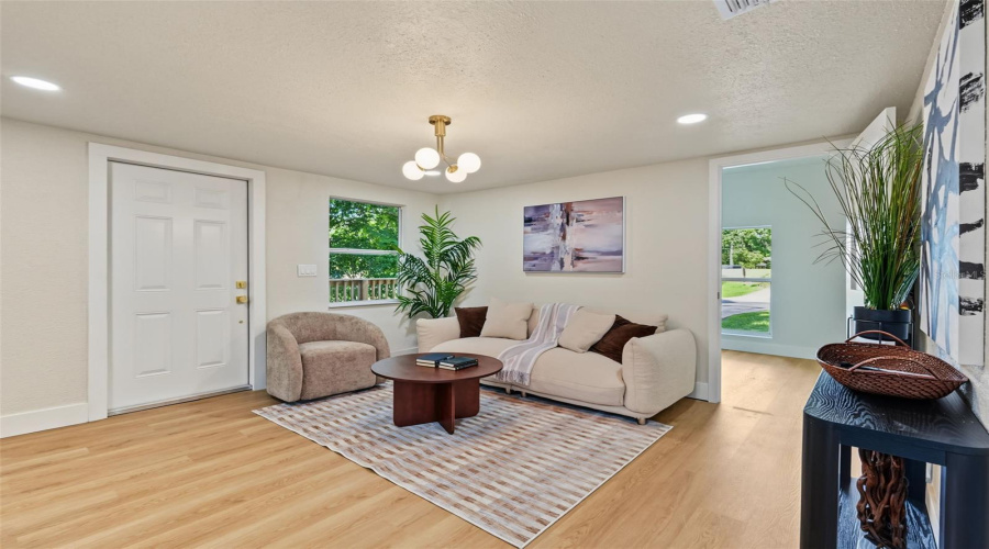 Tampa, Florida 33604, 3 Bedroom Bedrooms, ,2 Bathroombathrooms,Residential,For Sale,Edison,0,Mfrtb8538108