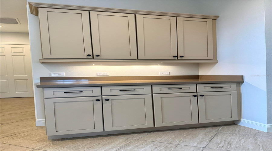 Butler'S Pantry Pass Through To Dining Room
