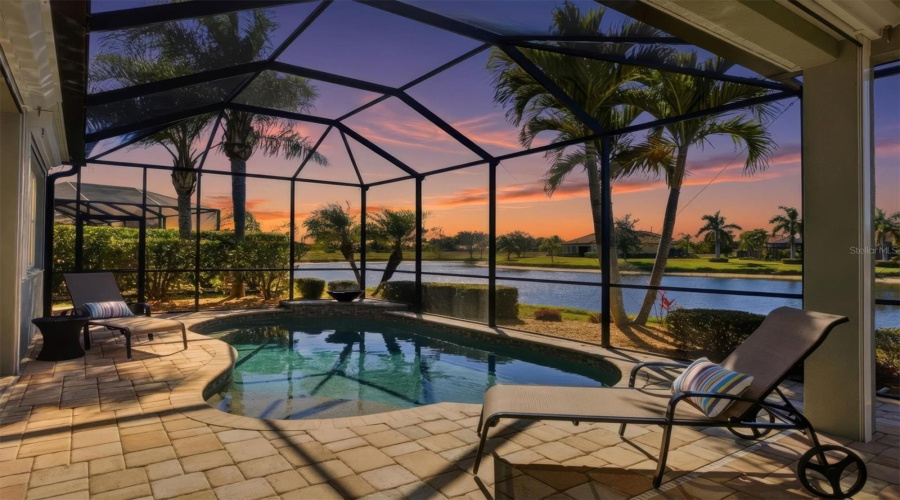 Sunset On Pool &Amp; Lanai