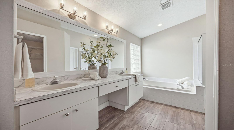 Oldsmar, Florida 34677, 4 Bedroom Bedrooms, ,2 Bathroombathrooms,Residential,For Sale,Cypress View,0,Mfrtb8542008