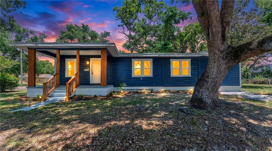 Lakeland, Florida 33815, 3 Bedroom Bedrooms, ,1 Bathroombathrooms,Residential,For Sale,Central,0,Mfrtb8516578