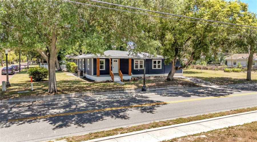 Lakeland, Florida 33815, 3 Bedroom Bedrooms, ,1 Bathroombathrooms,Residential,For Sale,Central,0,Mfrtb8516578