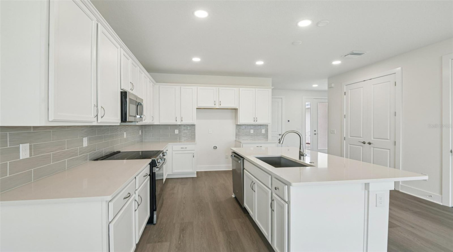 Wesley Chapel, Florida 33545, 3 Bedroom Bedrooms, ,2 Bathroombathrooms,Residential,For Sale,Clover Fin,0,Mfrtb8517429