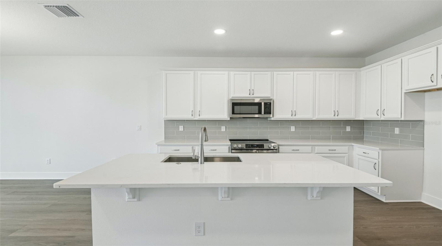 Wesley Chapel, Florida 33545, 3 Bedroom Bedrooms, ,2 Bathroombathrooms,Residential,For Sale,Clover Fin,0,Mfrtb8517429