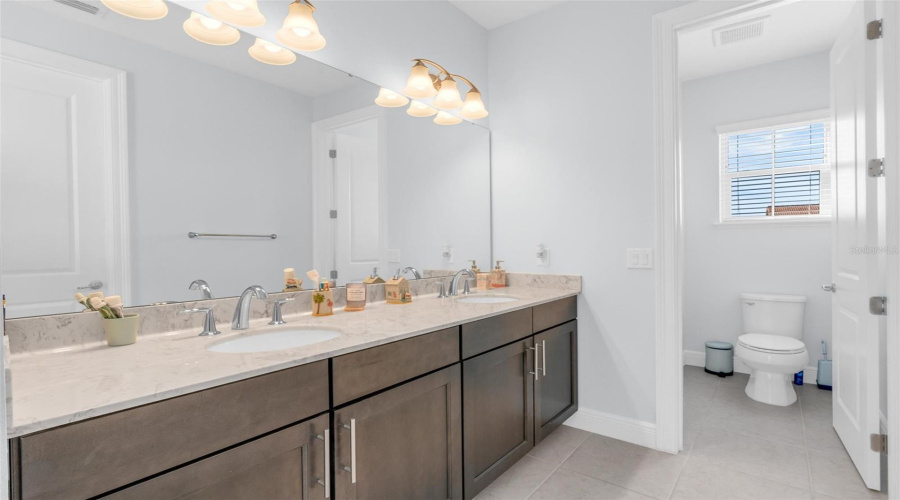 Winter Garden, Florida 34787, 5 Bedroom Bedrooms, ,4 Bathroombathrooms,Residential,For Sale,Canoe,0,Mfro6398949