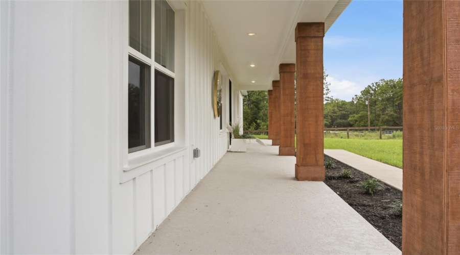 Dunnellon, Florida 34432, 4 Bedroom Bedrooms, ,3 Bathroombathrooms,Residential,For Sale,129Th Terrace Road,0,Mfro6404814