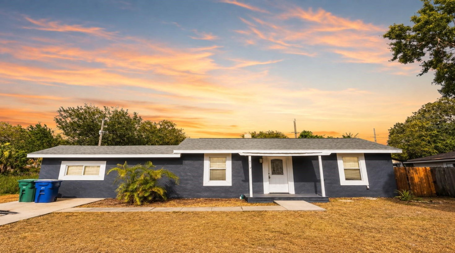 Tampa, Florida 33611, 3 Bedroom Bedrooms, ,2 Bathroombathrooms,Residential,For Sale,Gabrielle,0,Mfrtb8540550