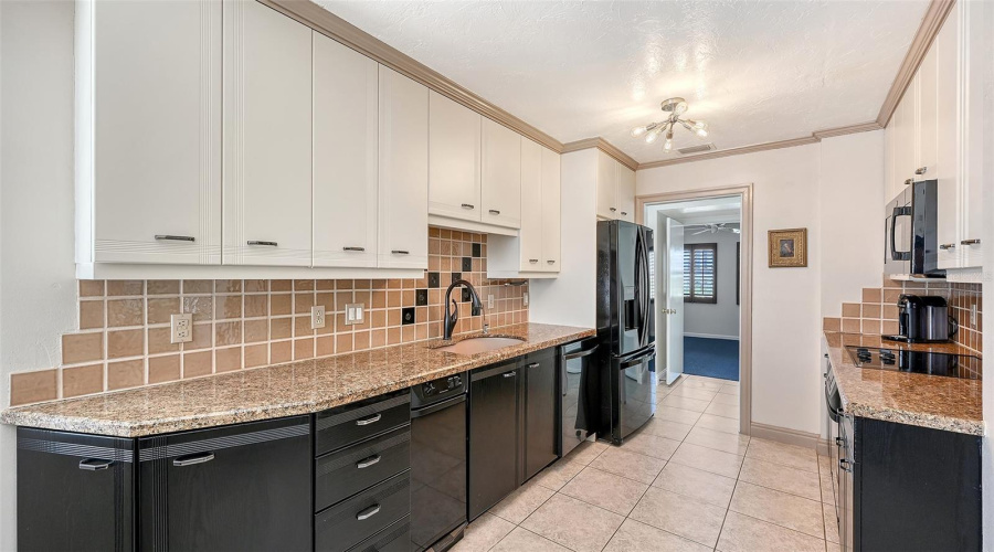 Sarasota, Florida 34236, 4 Bedroom Bedrooms, ,3 Bathroombathrooms,Residential,For Sale,Golden Gate Point,0,Mfra4701236