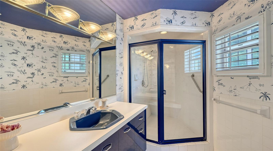 Sarasota, Florida 34236, 4 Bedroom Bedrooms, ,3 Bathroombathrooms,Residential,For Sale,Golden Gate Point,0,Mfra4701236