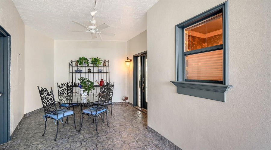 Sarasota, Florida 34236, 4 Bedroom Bedrooms, ,3 Bathroombathrooms,Residential,For Sale,Golden Gate Point,0,Mfra4701236