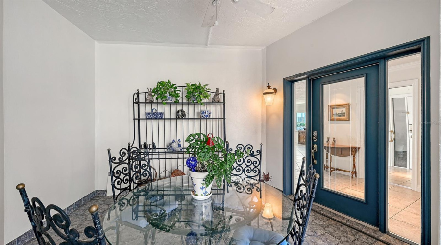 Sarasota, Florida 34236, 4 Bedroom Bedrooms, ,3 Bathroombathrooms,Residential,For Sale,Golden Gate Point,0,Mfra4701236