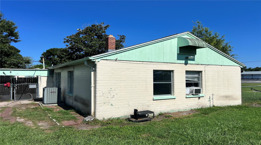 Cocoa, Florida 32922, 3 Bedroom Bedrooms, ,1 Bathroombathrooms,Residential,For Sale,Grace,0,Mfrs5153114