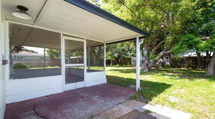 Clearwater, Florida 33759, 2 Bedroom Bedrooms, ,1 Bathroombathrooms,Residential,For Sale,Country,0,Mfrtb8538223