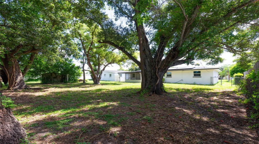 Clearwater, Florida 33759, 2 Bedroom Bedrooms, ,1 Bathroombathrooms,Residential,For Sale,Country,0,Mfrtb8538223