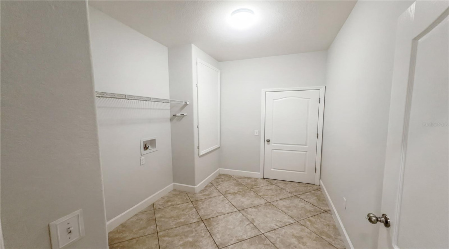 Lakeland, Florida 33813, 4 Bedroom Bedrooms, ,3 Bathroombathrooms,Residential,For Sale,Hickory Leaf,0,Mfrtb8486704