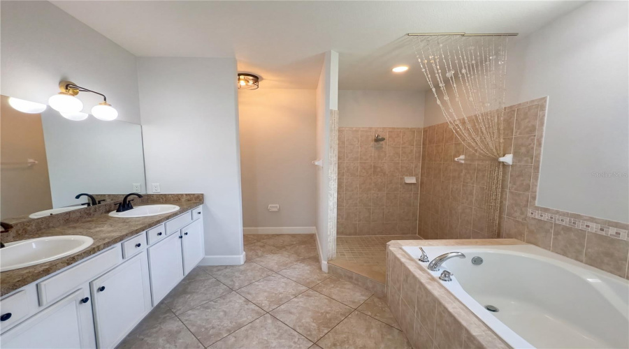 Lakeland, Florida 33813, 4 Bedroom Bedrooms, ,3 Bathroombathrooms,Residential,For Sale,Hickory Leaf,0,Mfrtb8486704