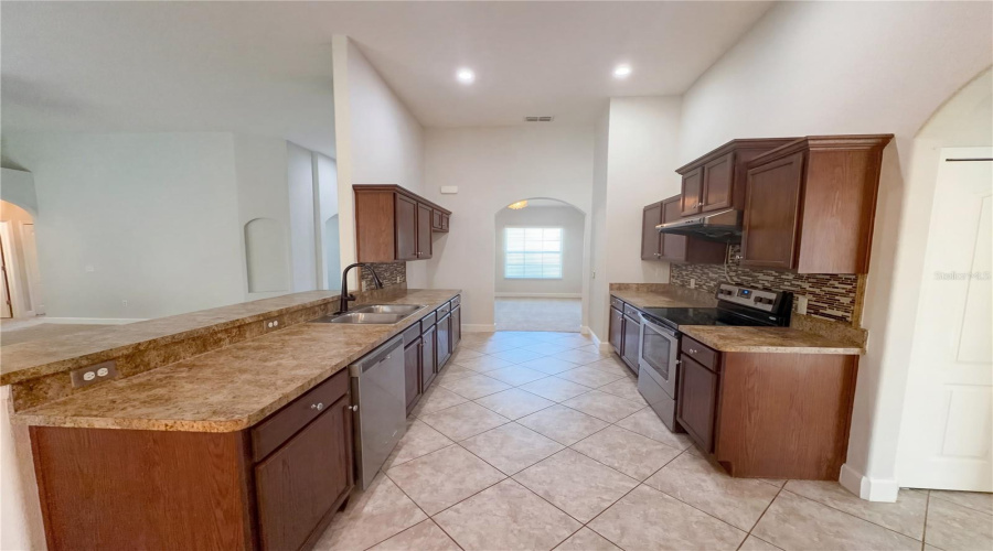 Lakeland, Florida 33813, 4 Bedroom Bedrooms, ,3 Bathroombathrooms,Residential,For Sale,Hickory Leaf,0,Mfrtb8486704