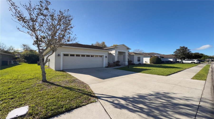Lakeland, Florida 33813, 4 Bedroom Bedrooms, ,3 Bathroombathrooms,Residential,For Sale,Hickory Leaf,0,Mfrtb8486704