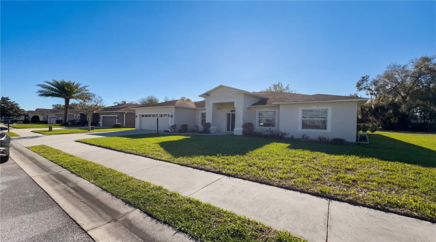 Lakeland, Florida 33813, 4 Bedroom Bedrooms, ,3 Bathroombathrooms,Residential,For Sale,Hickory Leaf,0,Mfrtb8486704