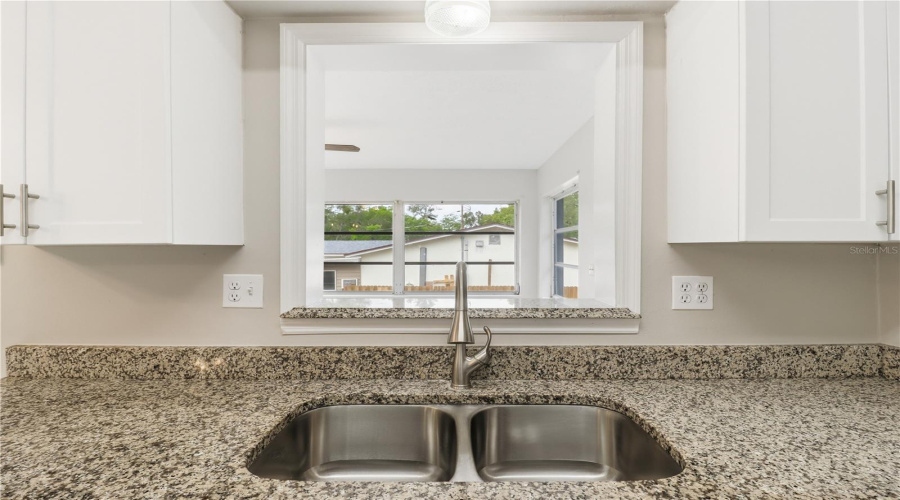 Beverly Hills, Florida 34465, 3 Bedroom Bedrooms, ,2 Bathroombathrooms,Residential,For Sale,Regina,0,Mfrp4938555