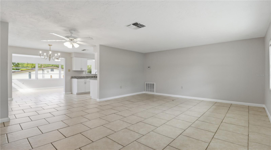 Beverly Hills, Florida 34465, 3 Bedroom Bedrooms, ,2 Bathroombathrooms,Residential,For Sale,Regina,0,Mfrp4938555