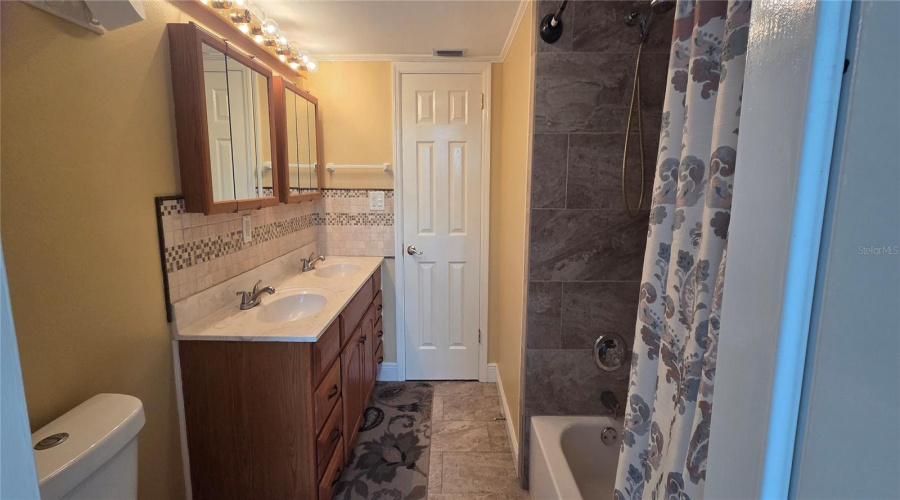 Fern Park, Florida 32730, 4 Bedroom Bedrooms, ,2 Bathroombathrooms,Residential,For Sale,Yarmouth,0,Mfro6436845