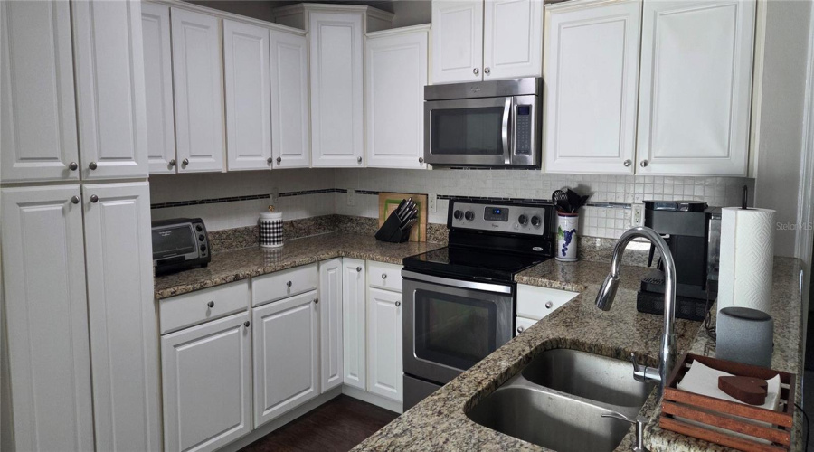 Fern Park, Florida 32730, 4 Bedroom Bedrooms, ,2 Bathroombathrooms,Residential,For Sale,Yarmouth,0,Mfro6436845