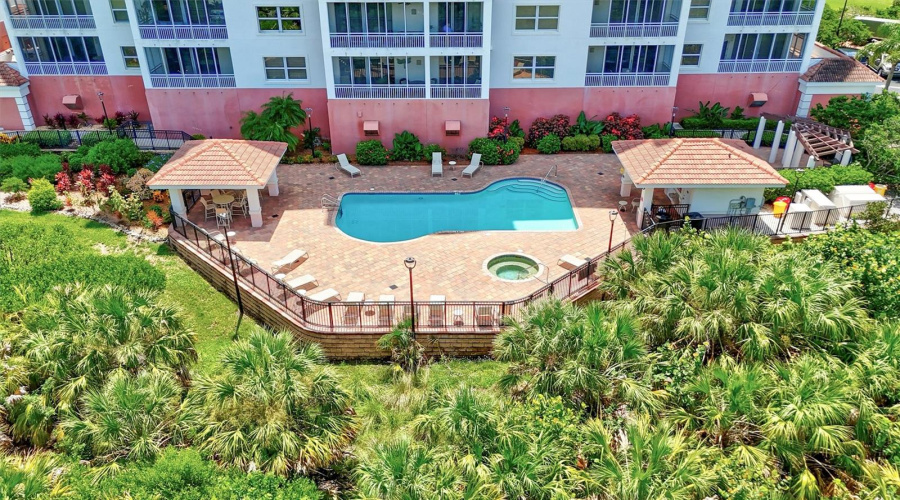 Pool, Spa, Bbq Area And Firepit