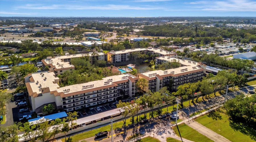 Bradenton, Florida 34205, 1 Bedroom Bedrooms, ,1 Bathroombathrooms,Residential,For Sale,30Th,0,Mfra4688153