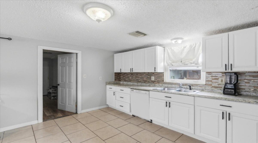 Avon Park, Florida 33825, 3 Bedroom Bedrooms, ,1 Bathroombathrooms,Residential,For Sale,Verona,0,Mfrp4939160