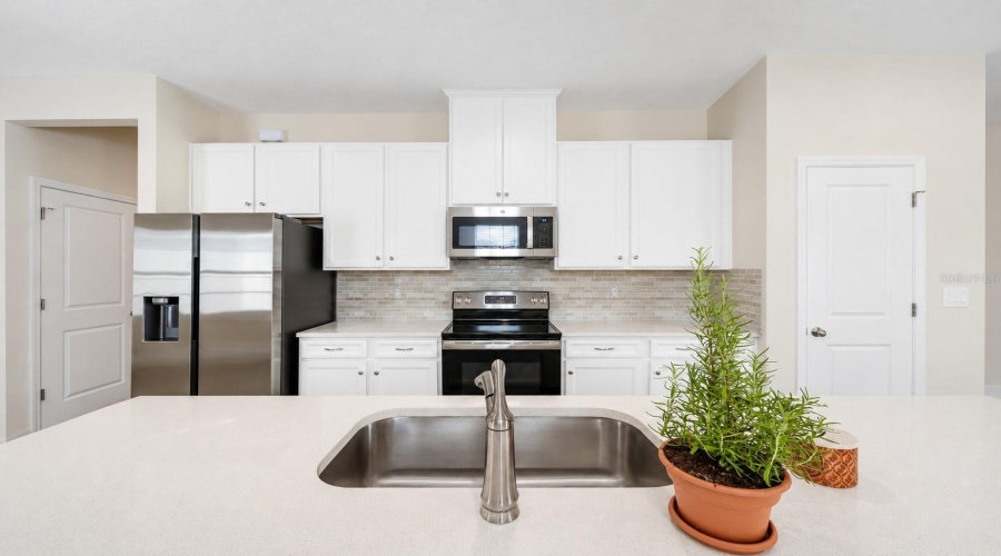 Bradenton, Florida 34211, 3 Bedroom Bedrooms, ,2 Bathroombathrooms,Residential,For Sale,Crimson,0,Mfra4704094