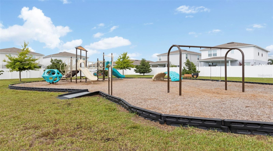 Bradenton, Florida 34211, 3 Bedroom Bedrooms, ,2 Bathroombathrooms,Residential,For Sale,Crimson,0,Mfra4704094