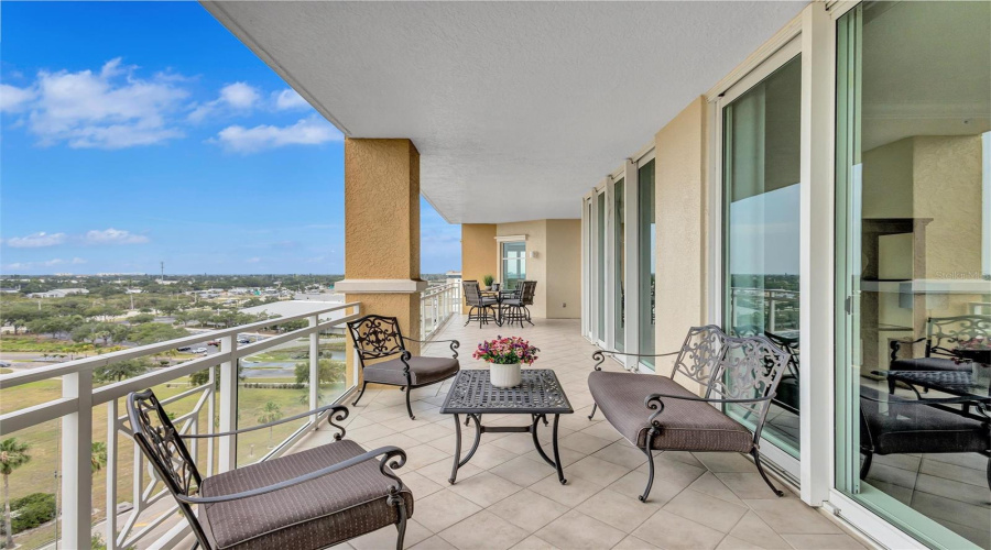 Spacious Patio