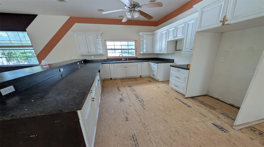 Sarasota, Florida 34239, 3 Bedroom Bedrooms, ,2 Bathroombathrooms,Residential,For Sale,Hawthorne,0,Mfra4694520